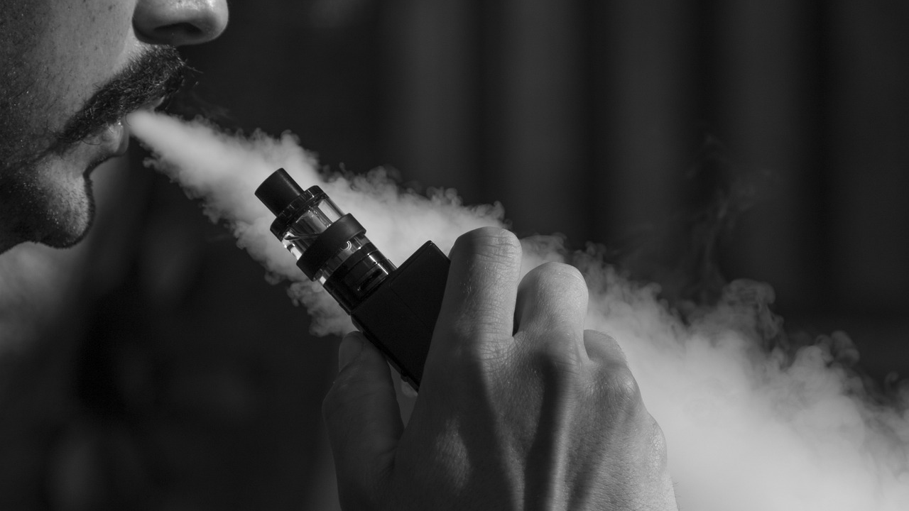 VAPEの使い方は簡単?基本的な使い方をご紹介